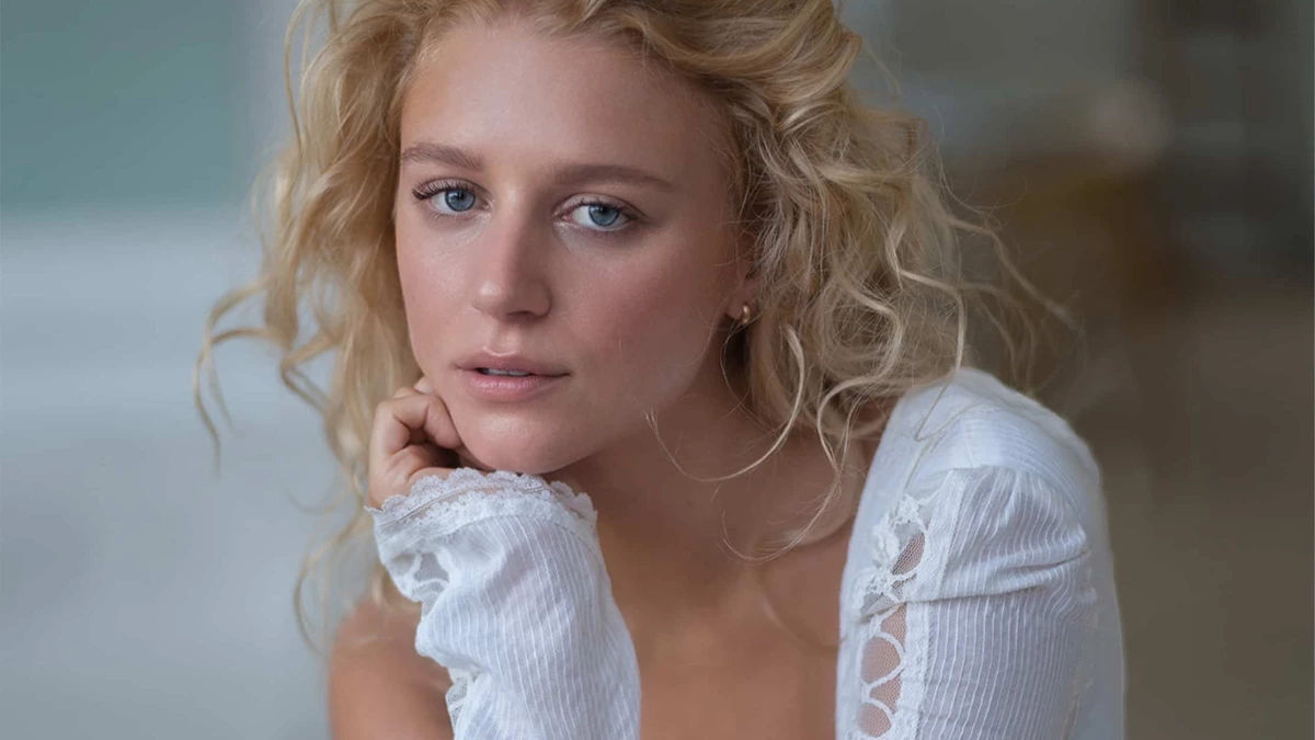 	Julia Schlaepfer	